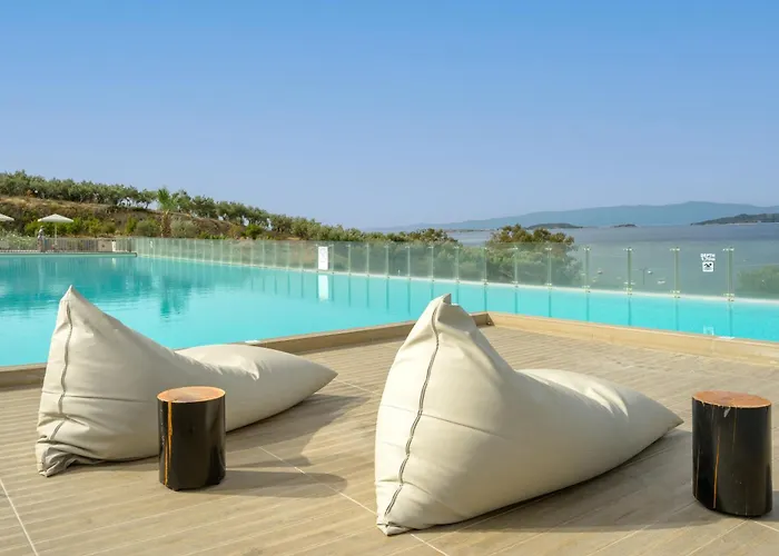 Akrathos Beach Hotel